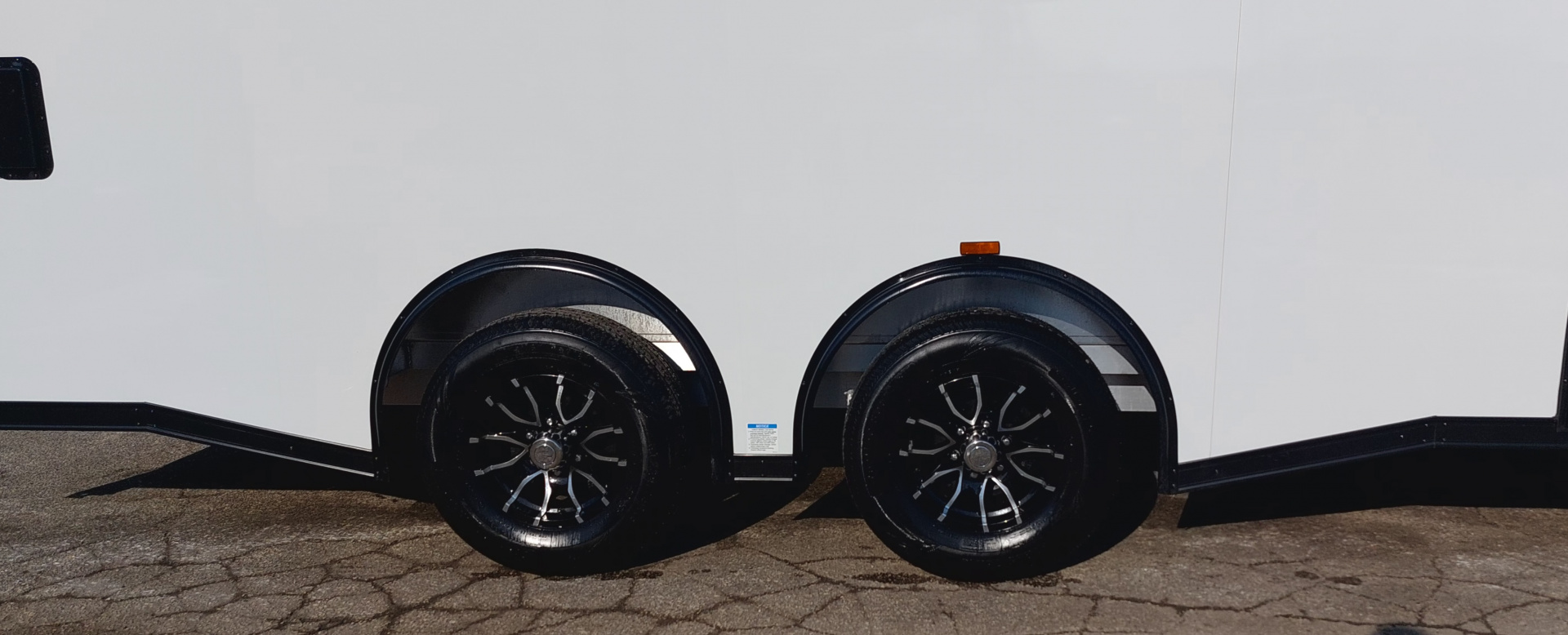 New 8 X 20 CAR HAULER ENCLOSED REMOVABALE FENDER ESCAPE DOOR 5200# AXLES ALL ALUMINUM 2026 LIGHTNING