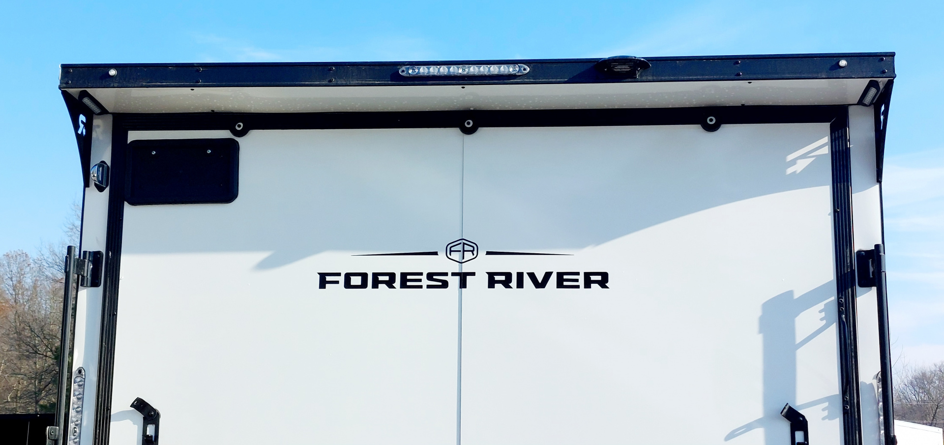 New 8 X 20 CAR HAULER ENCLOSED REMOVABALE FENDER ESCAPE DOOR 5200# AXLES ALL ALUMINUM 2026 LIGHTNING