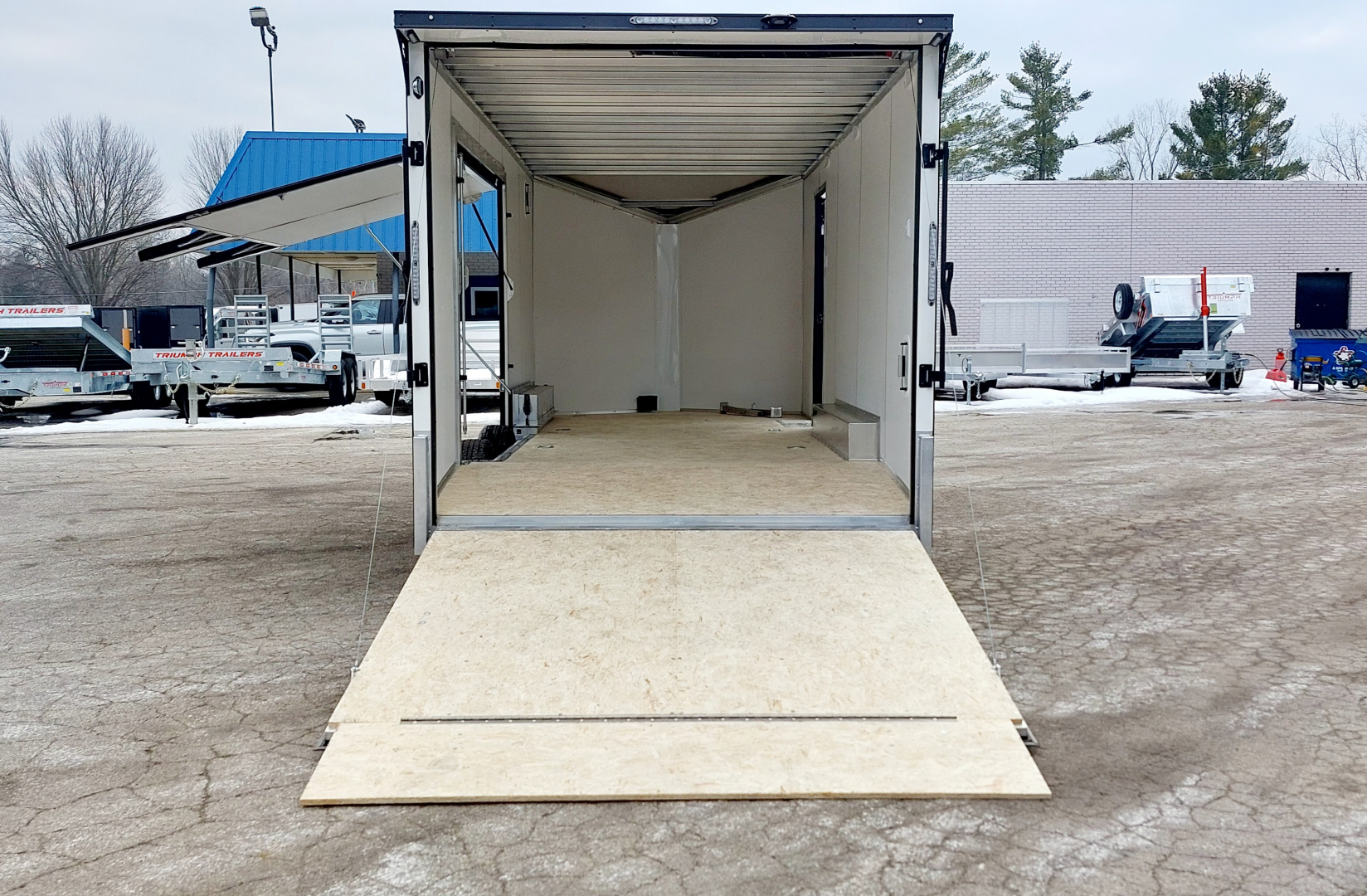 New 8 X 20 CAR HAULER ENCLOSED REMOVABALE FENDER ESCAPE DOOR 5200# AXLES ALL ALUMINUM 2026 LIGHTNING