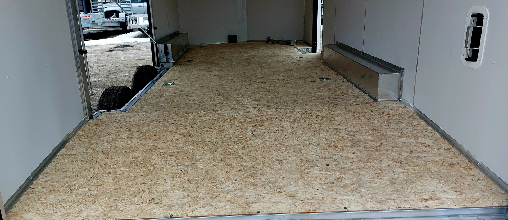 New 8 X 20 CAR HAULER ENCLOSED REMOVABALE FENDER ESCAPE DOOR 5200# AXLES ALL ALUMINUM 2026 LIGHTNING