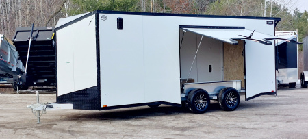 New 8 X 20 CAR HAULER ENCLOSED REMOVABALE FENDER ESCAPE DOOR 5200# AXLES ALL ALUMINUM 2026 LIGHTNING