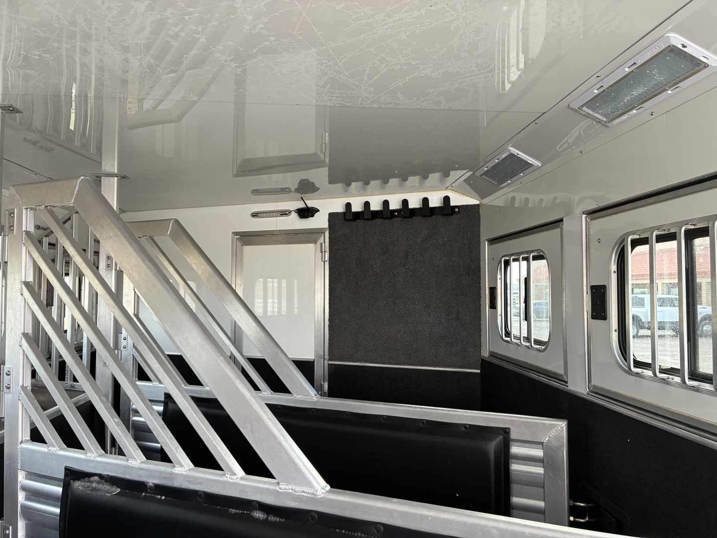 Used 2020 Cimarron Trailers 4H 16'LQ Horse Trailer