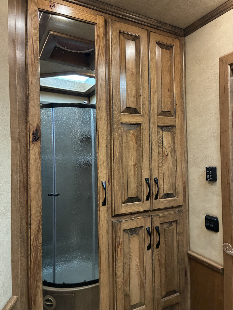 Used 2020 Cimarron Trailers 4H 16'LQ Horse Trailer