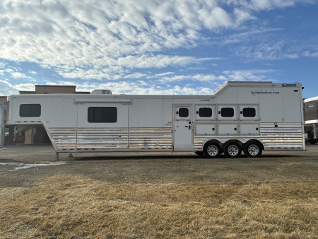 Used 2020 Cimarron Trailers 4H 16'LQ Horse Trailer