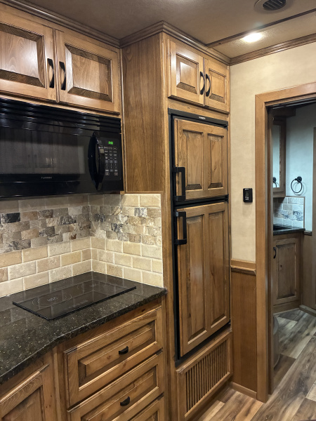 Used 2020 Cimarron Trailers 4H 16'LQ Horse Trailer