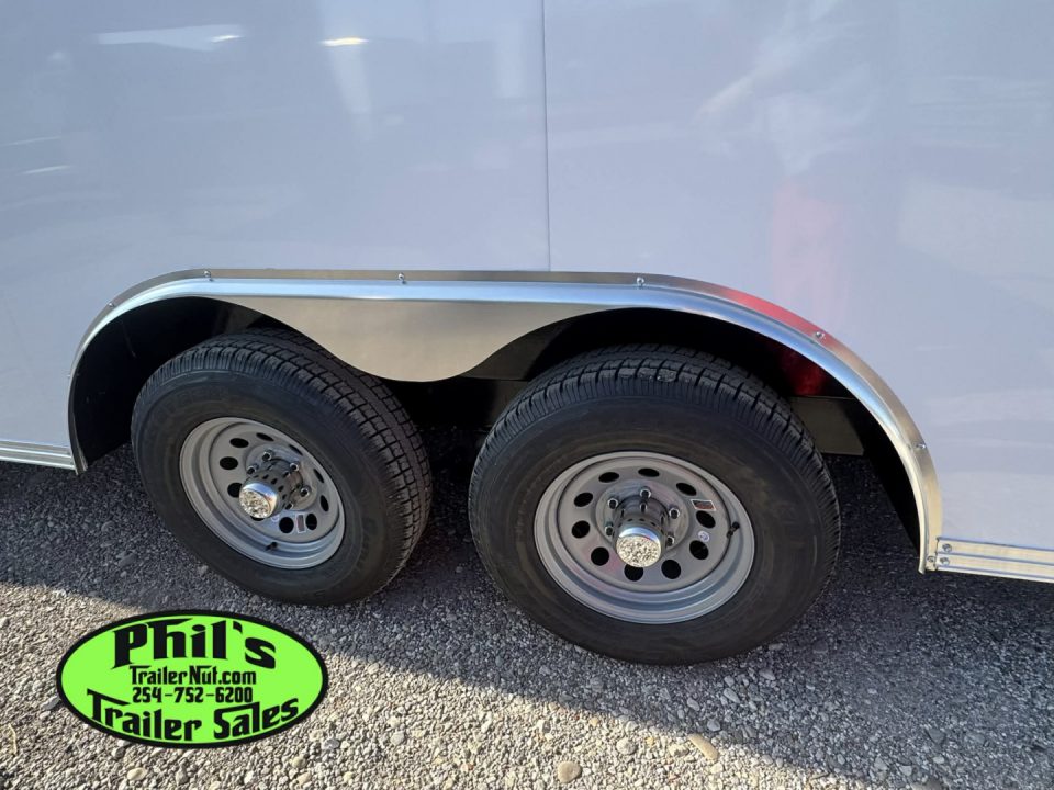 New 2026 Haulmark 8.5X28 TRANSPORT ENCLOSED TRAILER CAR HAULER SCREWLESS .080 EXTERIOR Cargo / Enclosed Trailer