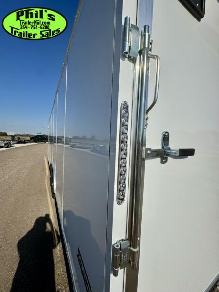 New 2026 Haulmark 8.5X28 TRANSPORT ENCLOSED TRAILER CAR HAULER SCREWLESS .080 EXTERIOR Cargo / Enclosed Trailer