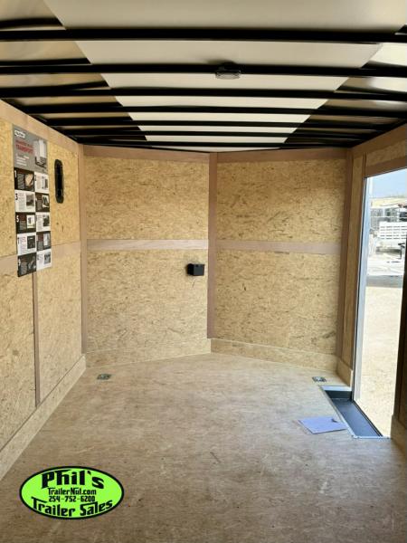 New 2026 Haulmark 8.5X28 TRANSPORT ENCLOSED TRAILER CAR HAULER SCREWLESS .080 EXTERIOR Cargo / Enclosed Trailer