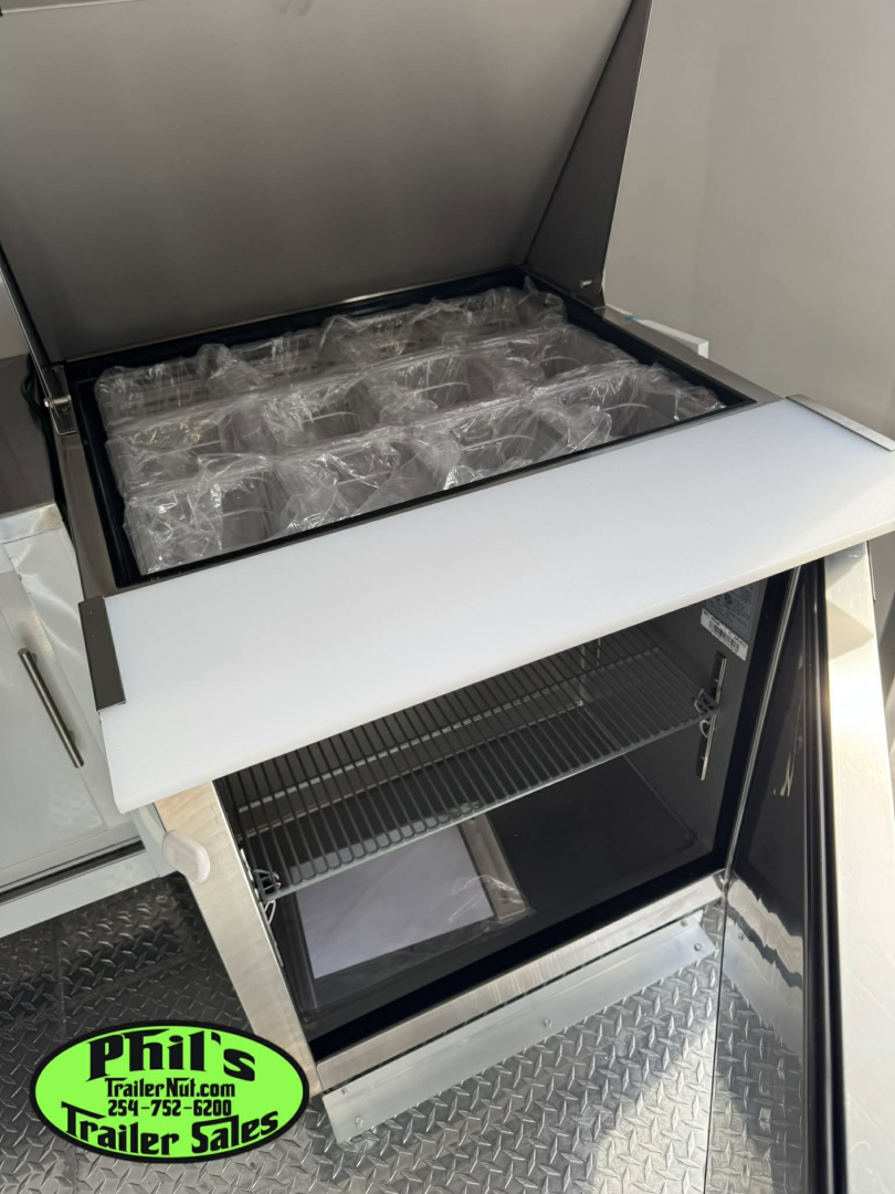 New 2026 8.5X16 Concession VENT-A-HOOD, 36'' GRIDDLE, DOUBLE FRYERS, REFRIGERATOR & MORE!