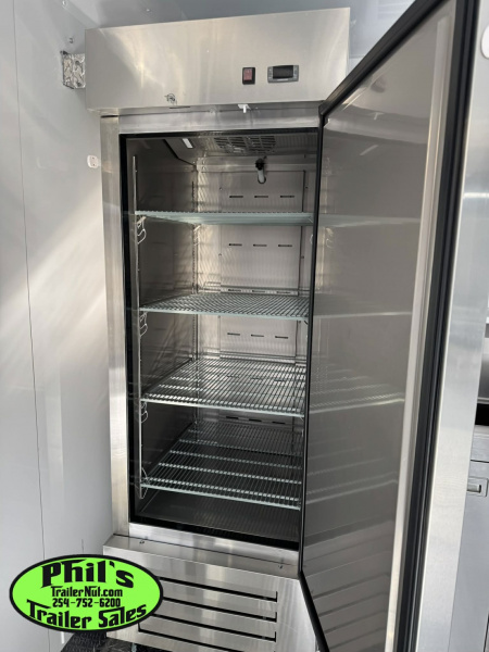 New 2026 8.5X16 Concession VENT-A-HOOD, 36'' GRIDDLE, DOUBLE FRYERS, REFRIGERATOR & MORE!
