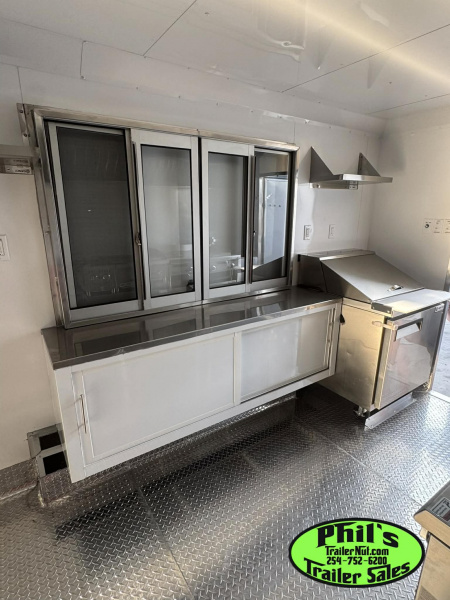 New 2026 8.5X16 Concession VENT-A-HOOD, 36'' GRIDDLE, DOUBLE FRYERS, REFRIGERATOR & MORE!