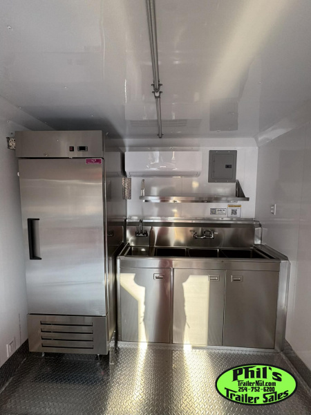 New 2026 8.5X16 Concession VENT-A-HOOD, 36'' GRIDDLE, DOUBLE FRYERS, REFRIGERATOR & MORE!