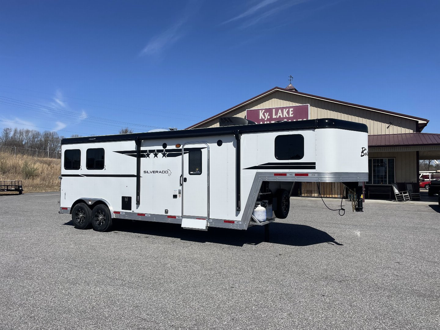 New 2026 Bison Trailers SV8209B-ALL ALUMINUM Horse Trailer
