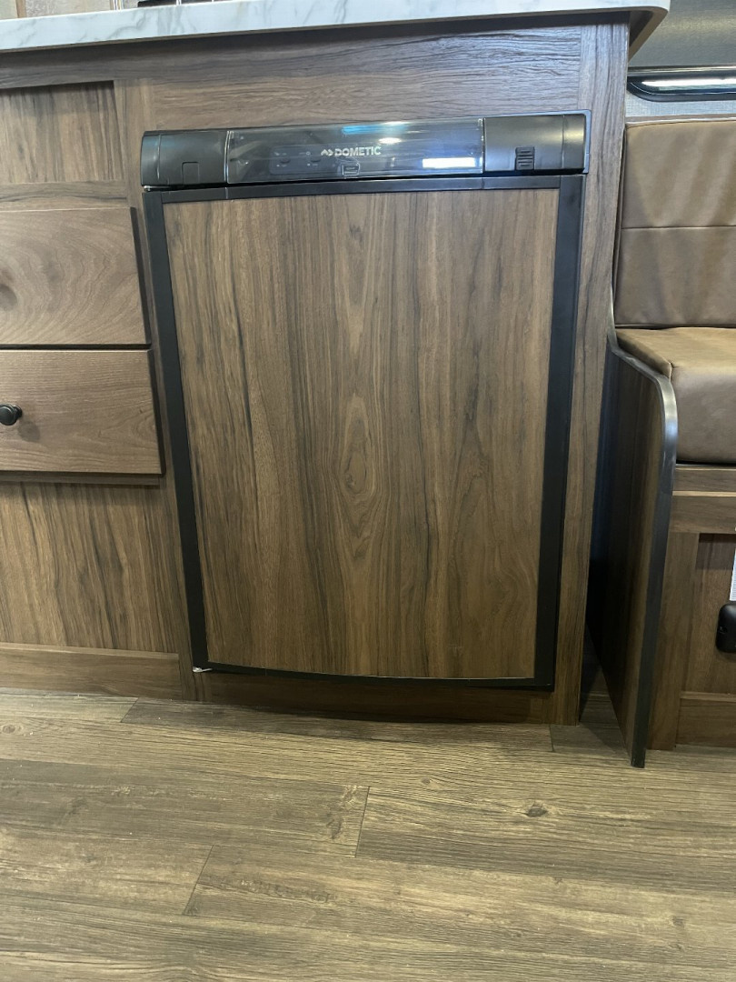 New 2026 Bison Trailers SV8209B-ALL ALUMINUM Horse Trailer