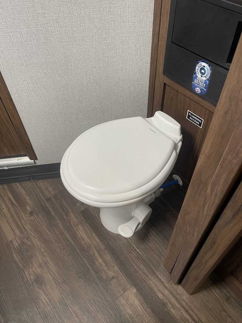 New 2026 Bison Trailers SV8209B-ALL ALUMINUM Horse Trailer