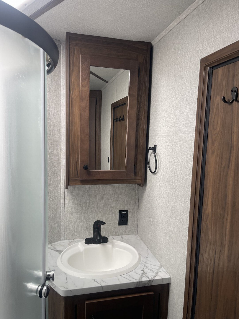 New 2026 Bison Trailers SV8209B-ALL ALUMINUM Horse Trailer