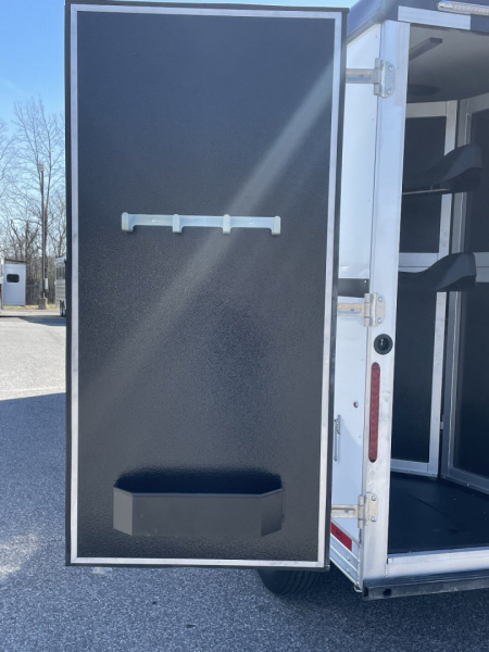 New 2026 Bison Trailers SV8209B-ALL ALUMINUM Horse Trailer