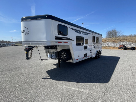 New 2026 Bison Trailers SV8209B-ALL ALUMINUM Horse Trailer