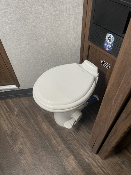 New 2026 Bison Trailers SV8209B-ALL ALUMINUM Horse Trailer