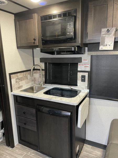 New 2026 Bison Trailers SV8209B-ALL ALUMINUM Horse Trailer