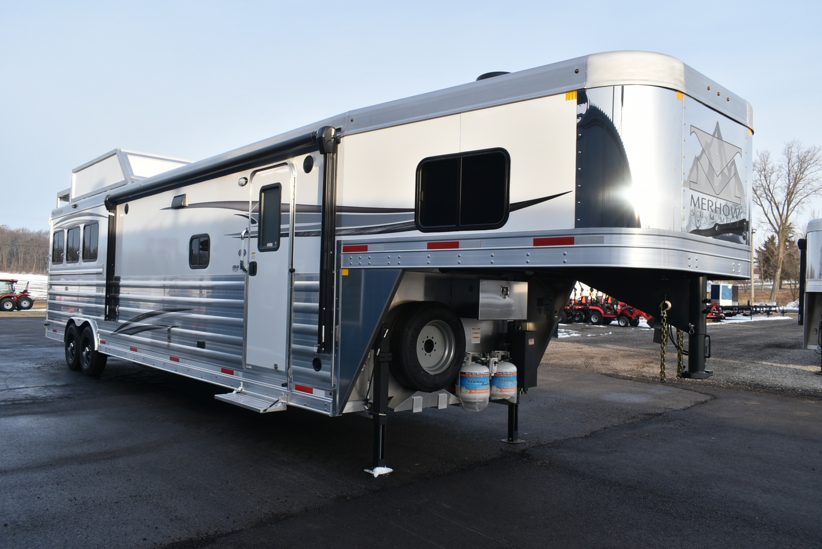 New 2026 Merhow Trailers Summit 8316 Horse Trailer