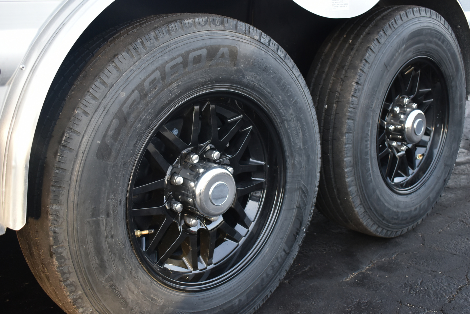 New 2026 Merhow Trailers Summit 8316 Horse Trailer