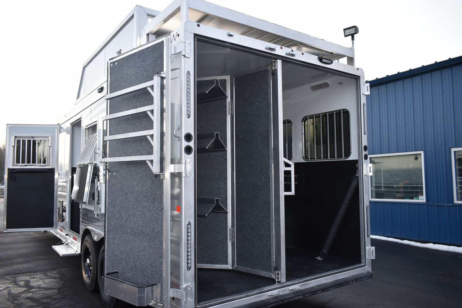 New 2026 Merhow Trailers Summit 8316 Horse Trailer