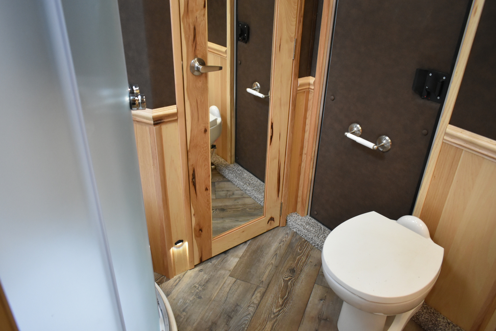 New 2026 Merhow Trailers Summit 8316 Horse Trailer