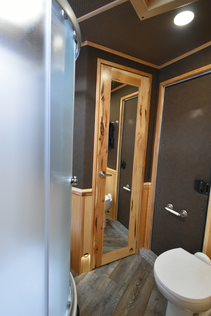 New 2026 Merhow Trailers Summit 8316 Horse Trailer