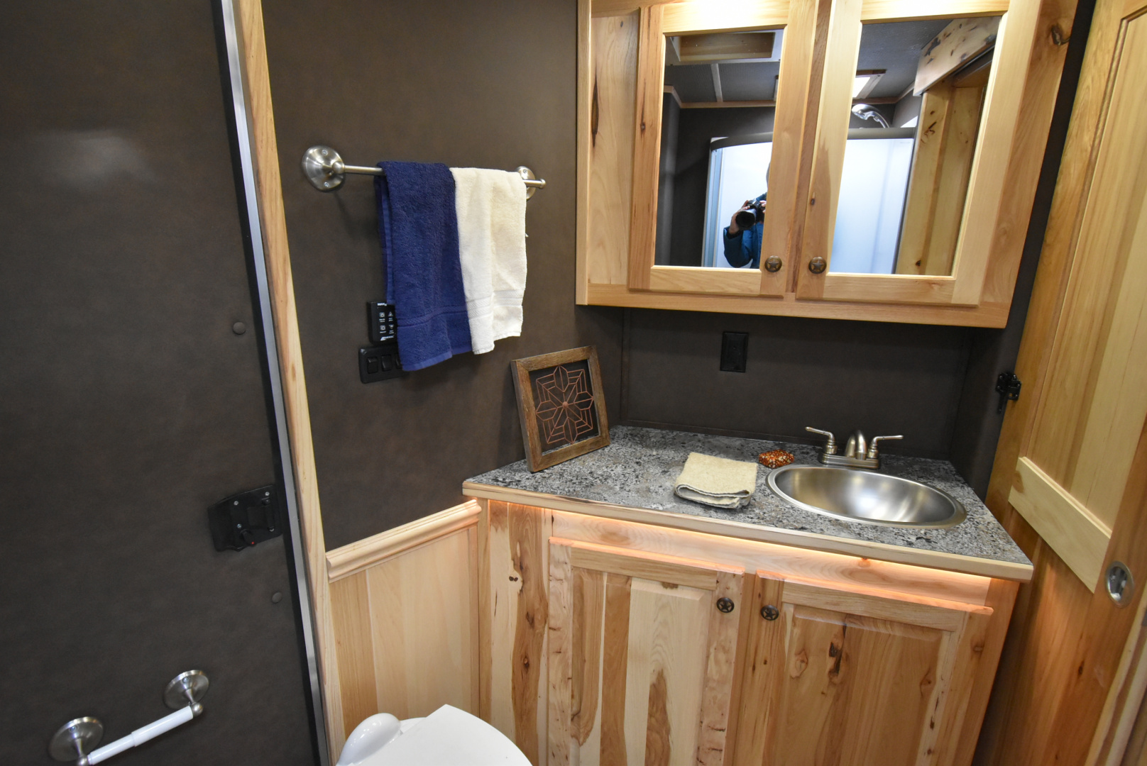 New 2026 Merhow Trailers Summit 8316 Horse Trailer