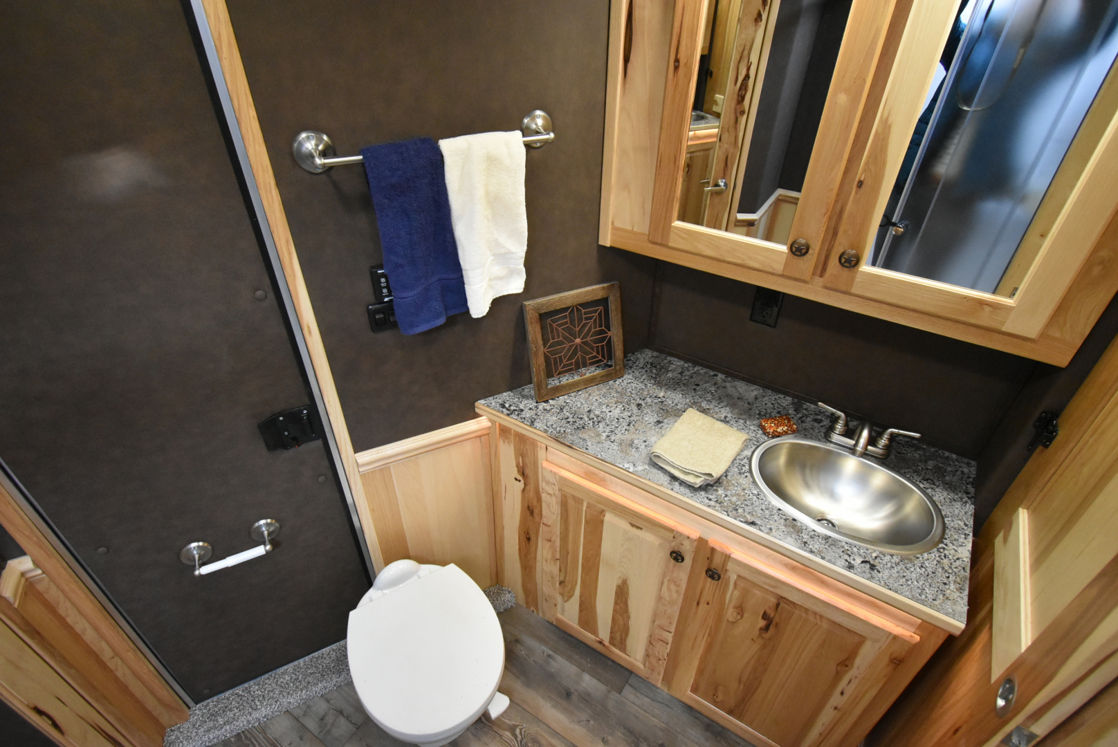 New 2026 Merhow Trailers Summit 8316 Horse Trailer