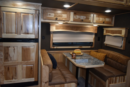 New 2026 Merhow Trailers Summit 8316 Horse Trailer