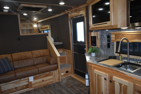 New 2026 Merhow Trailers Summit 8316 Horse Trailer