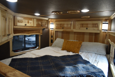 New 2026 Merhow Trailers Summit 8316 Horse Trailer