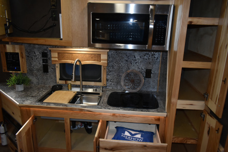 New 2026 Merhow Trailers Summit 8316 Horse Trailer