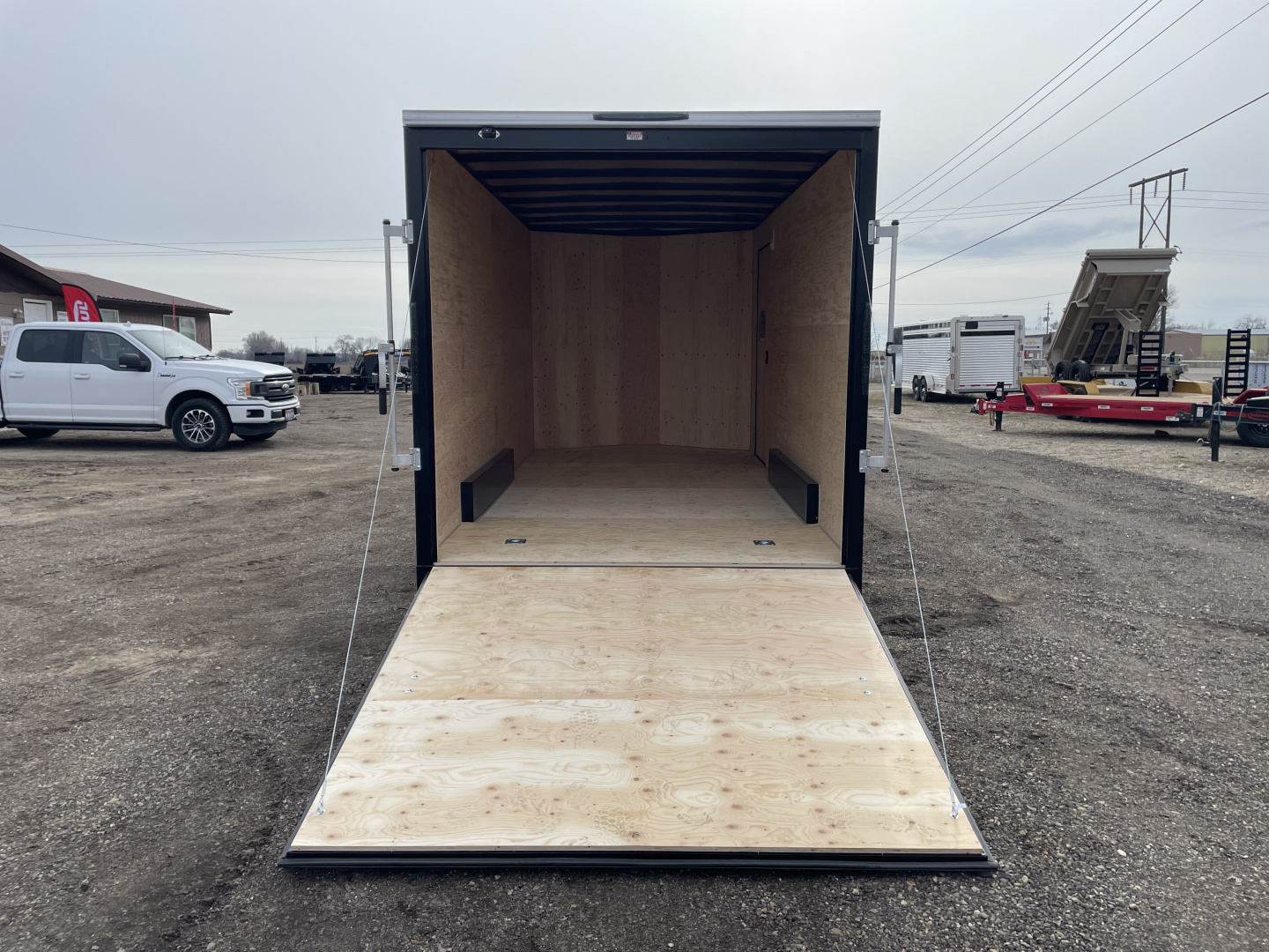 New 2026 Southland Royal 7.5x16+2 V-Nose Cargo