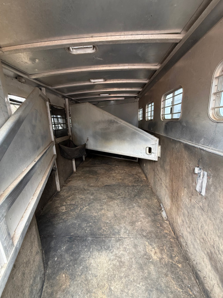 Consignment 2000 Exiss Trailers SS400 4 Horse Slant Gooseneck Horse Trailer