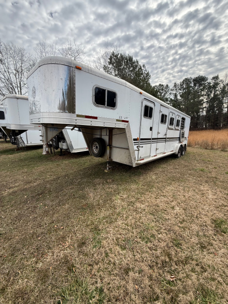 Consignment 2000 Exiss Trailers SS400 4 Horse Slant Gooseneck Horse Trailer