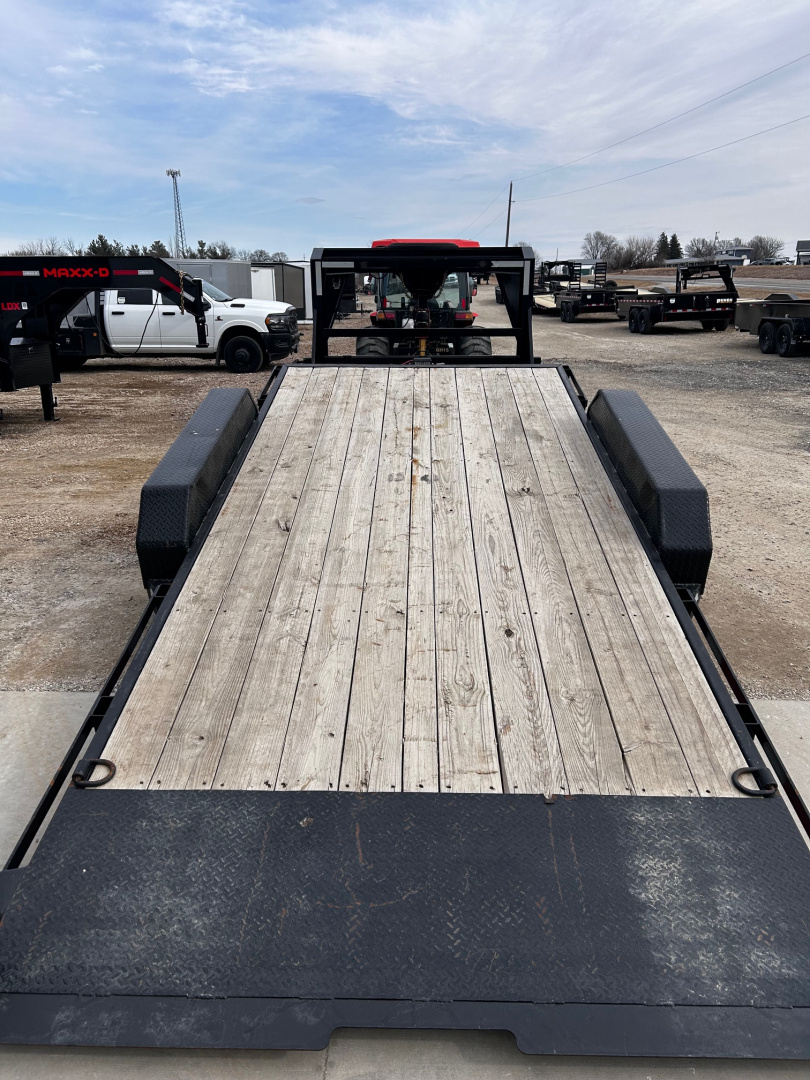 Used 2023 MAXXD G8X 83X22 Gooseneck/Shocker Hitch/Winch 17500 LB GVWR GRAVITY TILT Equipment Trailer