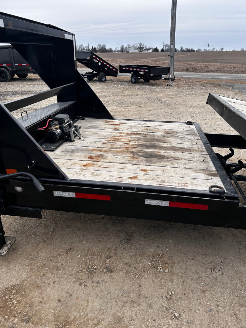 Used 2023 MAXXD G8X 83X22 Gooseneck/Shocker Hitch/Winch 17500 LB GVWR GRAVITY TILT Equipment Trailer