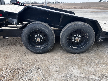 Used 2023 MAXXD G8X 83X22 Gooseneck/Shocker Hitch/Winch 17500 LB GVWR GRAVITY TILT Equipment Trailer