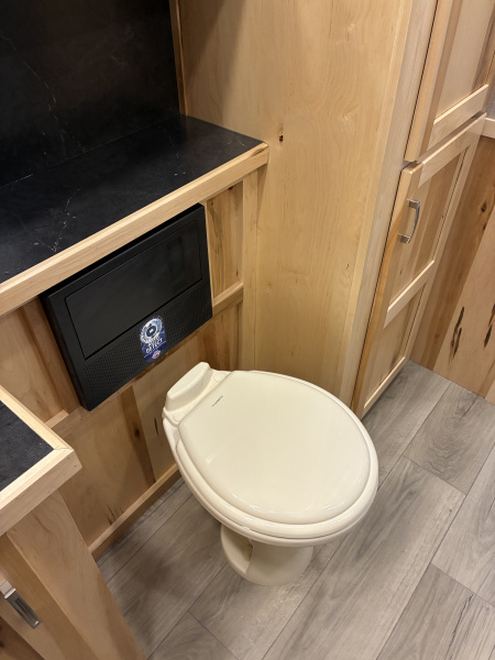 New 2026 Lakota 14' LE 13"LQ Stock/Stock Combo Trailer