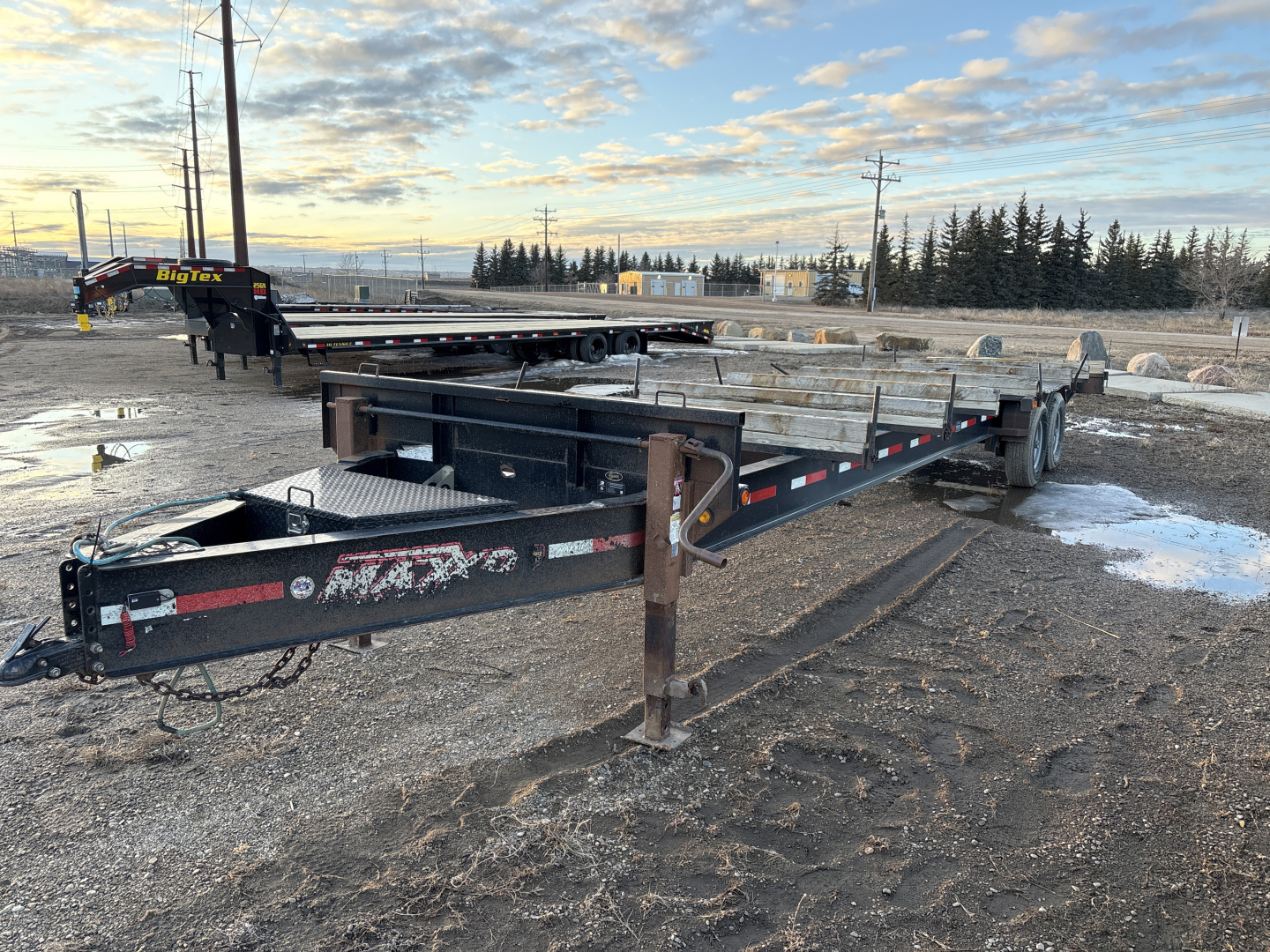 Used 2019 MAXX-D 32' Flatbed Trailer