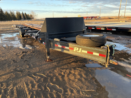 Used 2017 PJ Trailers 32' Flatbed Trailer