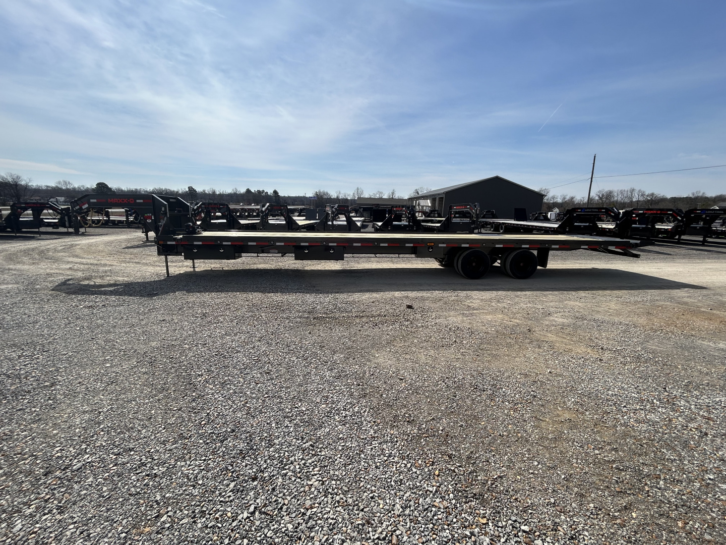 New 2026 MAXXD 102"X40' 30K Full Tilt Container Gooseneck Trailer
