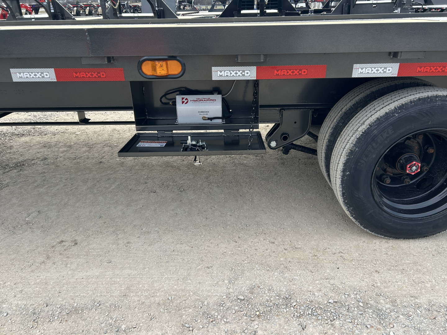 New 2026 MAXXD 102"X40' 30K Full Tilt Container Gooseneck Trailer