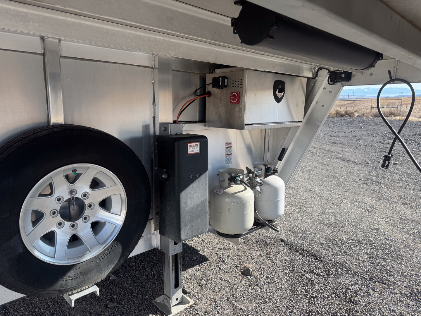 Used 2017 Cimarron Trailers Northstar 4H Living Qtr Horse Trailer