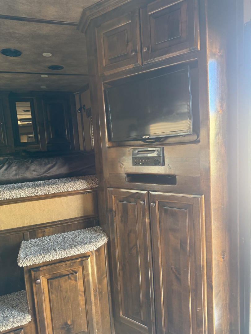 Used 2017 Cimarron Trailers Northstar 4H Living Qtr Horse Trailer
