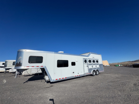 Used 2017 Cimarron Trailers Northstar 4H Living Qtr Horse Trailer