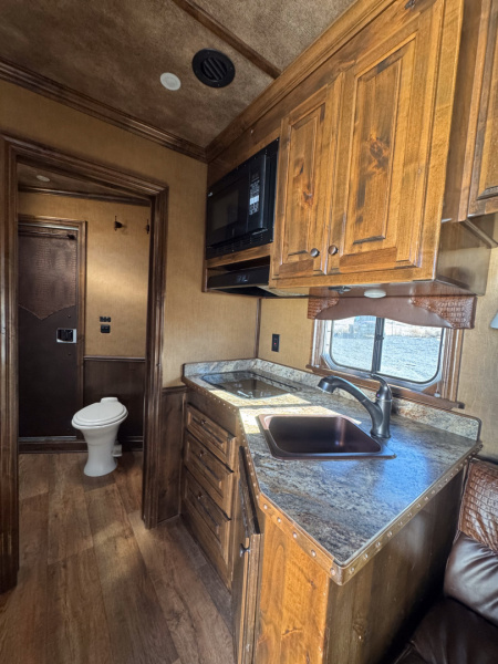 Used 2017 Cimarron Trailers Northstar 4H Living Qtr Horse Trailer